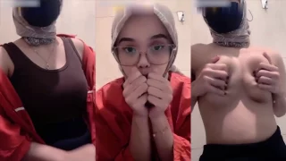 Bokep Indo Viral Hijaber Remas Tetek Ditoilet Umum