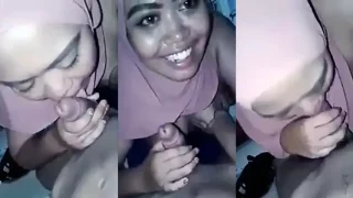 Bokep Indo Hijab Pink Menikmati Isep Batang Otong
