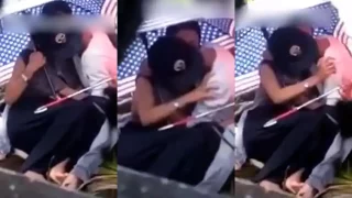 Bokep Indo Ngintip ABG Lagi Enak2 Dibawah Payung