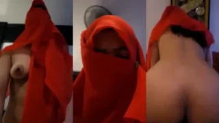 Bokep Indo Tante Jilbab Merah Semok Ngentot WOT