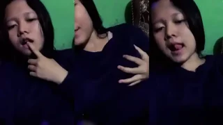 Bokep Indo Bocil Manis Baju Item Remas Nenen