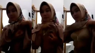 Bokep Indo Jilbab Guru TK Mainin Nenen