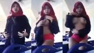 Bokep Indo Jilbab Merah Toge Mainin Tetek Dikelas
