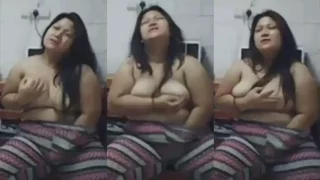Bokep Indo VCS Tante Montok Colok Memek