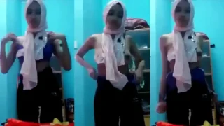 Bokep Indo Hijab Tasya Nurinie Lepas Busana Bugil