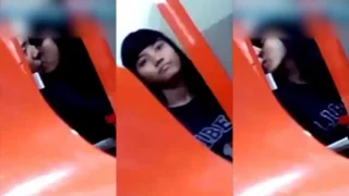 Bokep Indo Kamera Tersembunyi ABG Ciuman Diwarnet