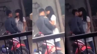 Bokep Indo Ngintip ABG Tetangga Sebelah Dijemput Ayang