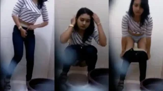 Bokep Indo Ngintip Cewe Cakep Pipis Ditoilet SPBU