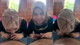 Bokep Indo Gadis Hijab Pintu Terbuka Sepong Kontol