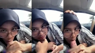 Bokep Indo Hijab Mahasiswi Cantik Blowjob Dimobil